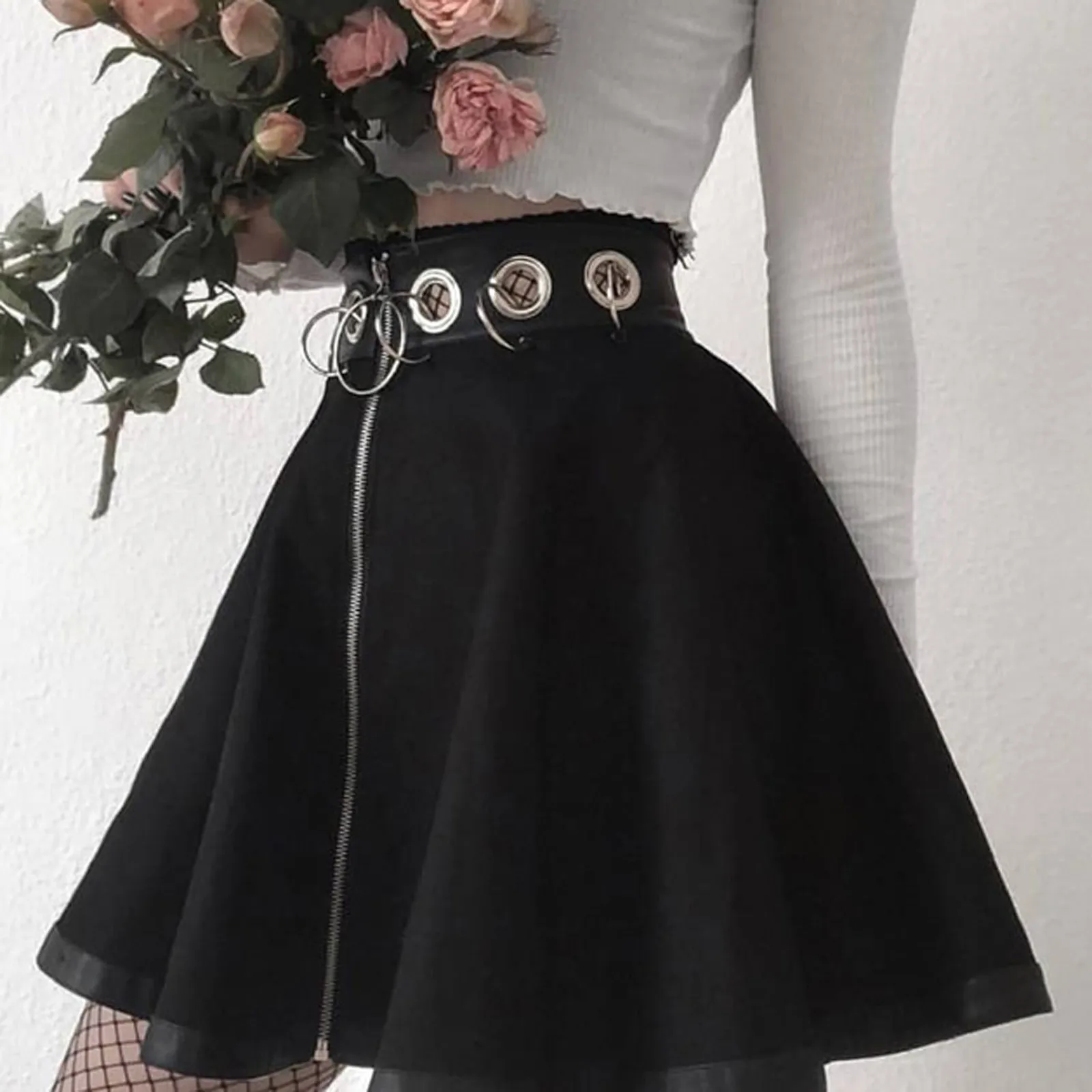Summer Women's Skirts Fashion Iron Ring Hollow Out Soild Color Zipper With Hoop High-waisted Mini Skirt spodnica damska L1
Summer Women's Skirts Fashion Iron Ring Hollow Out Soild Color Zipper With Hoop High-waisted Mini Skirt spodnica damska L1