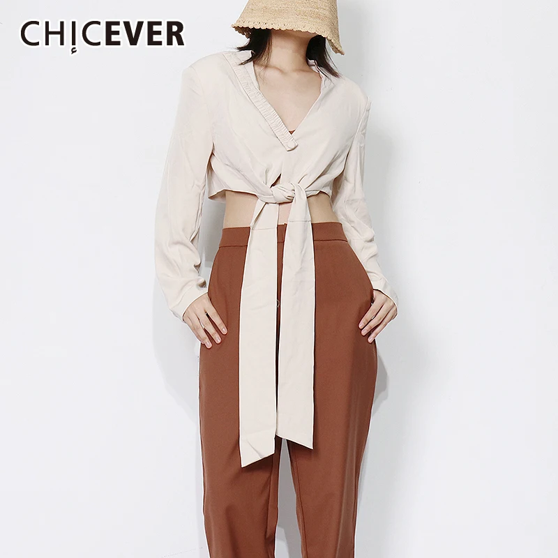 CHICEVER короткая куртка на шнуровке с бантом для женщин, v-образный вырез, длинный рукав, повседневные однотонные куртки, женская модная новая о...
CHICEVER короткая куртка на шнуровке с бантом для женщин, v-образный вырез, длинный рукав, повседневные однотонные куртки, женская модная новая о...