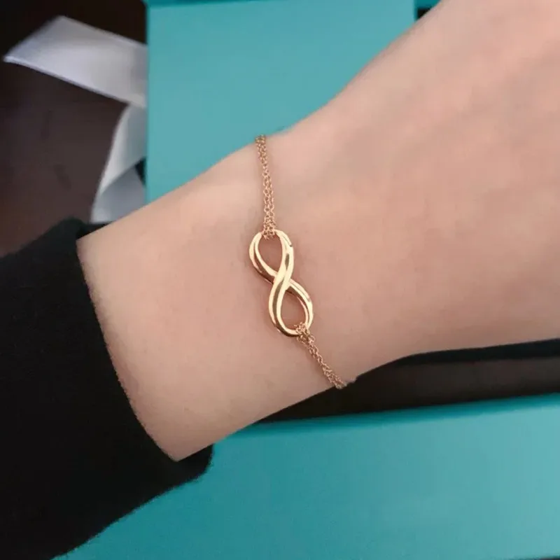 S925 Sterling Silver Ladies Gold And Silver Double-layered Eight-word Bracelet
S925 Sterling Silver Ladies Gold And Silver Double-layered Eight-word Bracelet