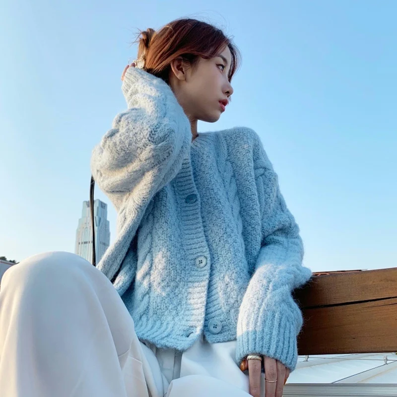 Sannian Twist Sweater Jacket Women Autumn 2021 New Knitted Cardigan Soft Milk Blue Cropped Top Women Clothes Sweater Coat
Sannian Twist Sweater Jacket Women Autumn 2021 New Knitted Cardigan Soft Milk Blue Cropped Top Women Clothes Sweater Coat