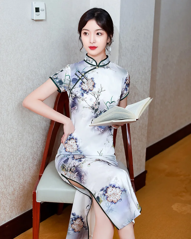 Chinese Classic Oriental For Women Vintage Floral Print Cheongsam Mandarin Collar Long Slim Qipao Elegant High Split Clothes
Chinese Classic Oriental For Women Vintage Floral Print Cheongsam Mandarin Collar Long Slim Qipao Elegant High Split Clothes
