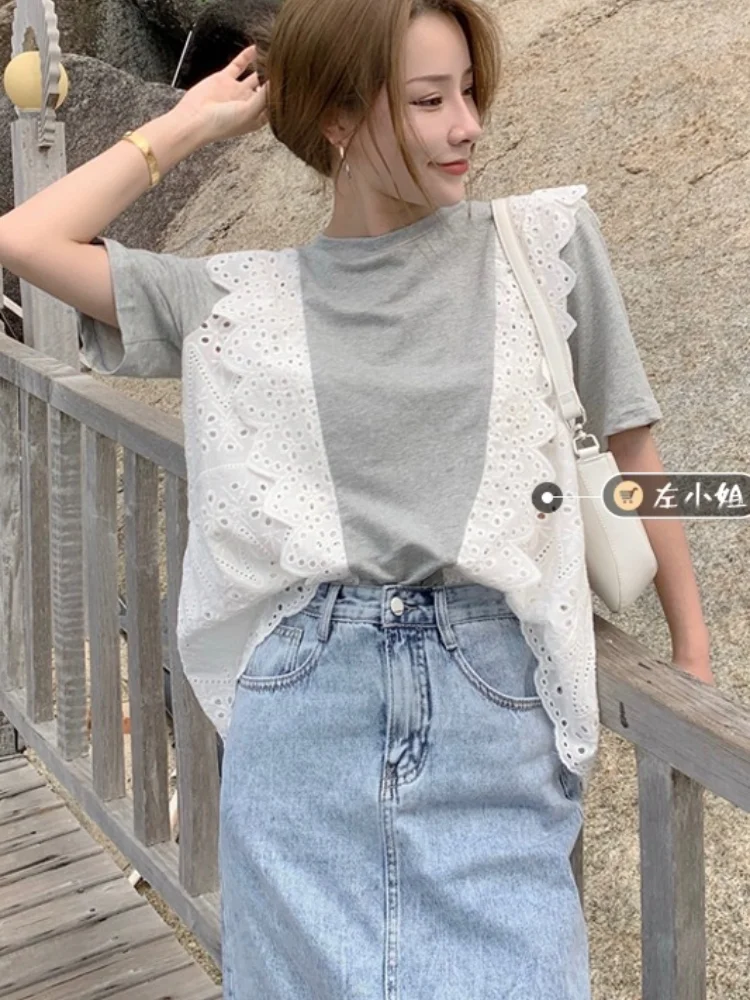 2021 Summer Fashion Woman Lace Embroidered Ruffles Loose T Shirts French Color Matching Short Sleeve Patchwork T-shirt Female
2021 Summer Fashion Woman Lace Embroidered Ruffles Loose T Shirts French Color Matching Short Sleeve Patchwork T-shirt Female