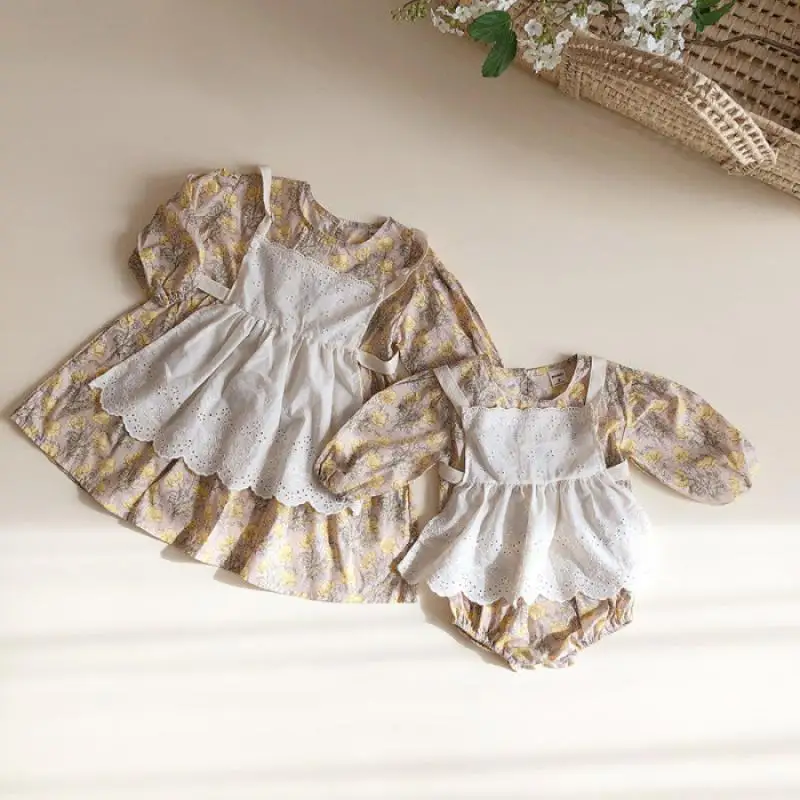 Newborn Baby Girls Matching Clothes Set Infant Floral Print Long Sleeve Romper Vest Toddler Dress Baby Sister Matching Outifits
Newborn Baby Girls Matching Clothes Set Infant Floral Print Long Sleeve Romper Vest Toddler Dress Baby Sister Matching Outifits