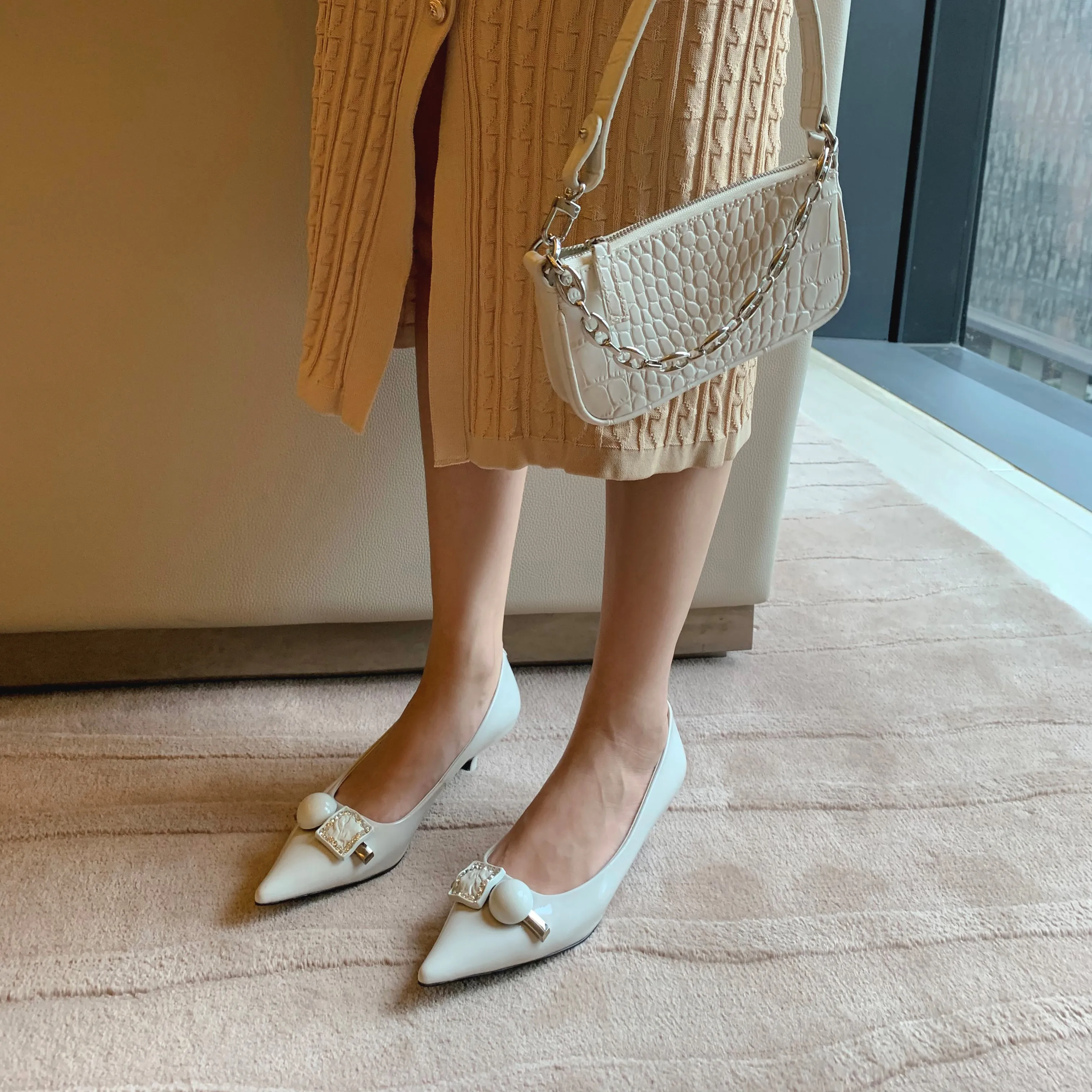 Spring and autumn 2020 new pointed shallow mouth fairy style high heels all-match leather stiletto single shoes female X366 
Spring and autumn 2020 new pointed shallow mouth fairy style high heels all-match leather stiletto single shoes female X366