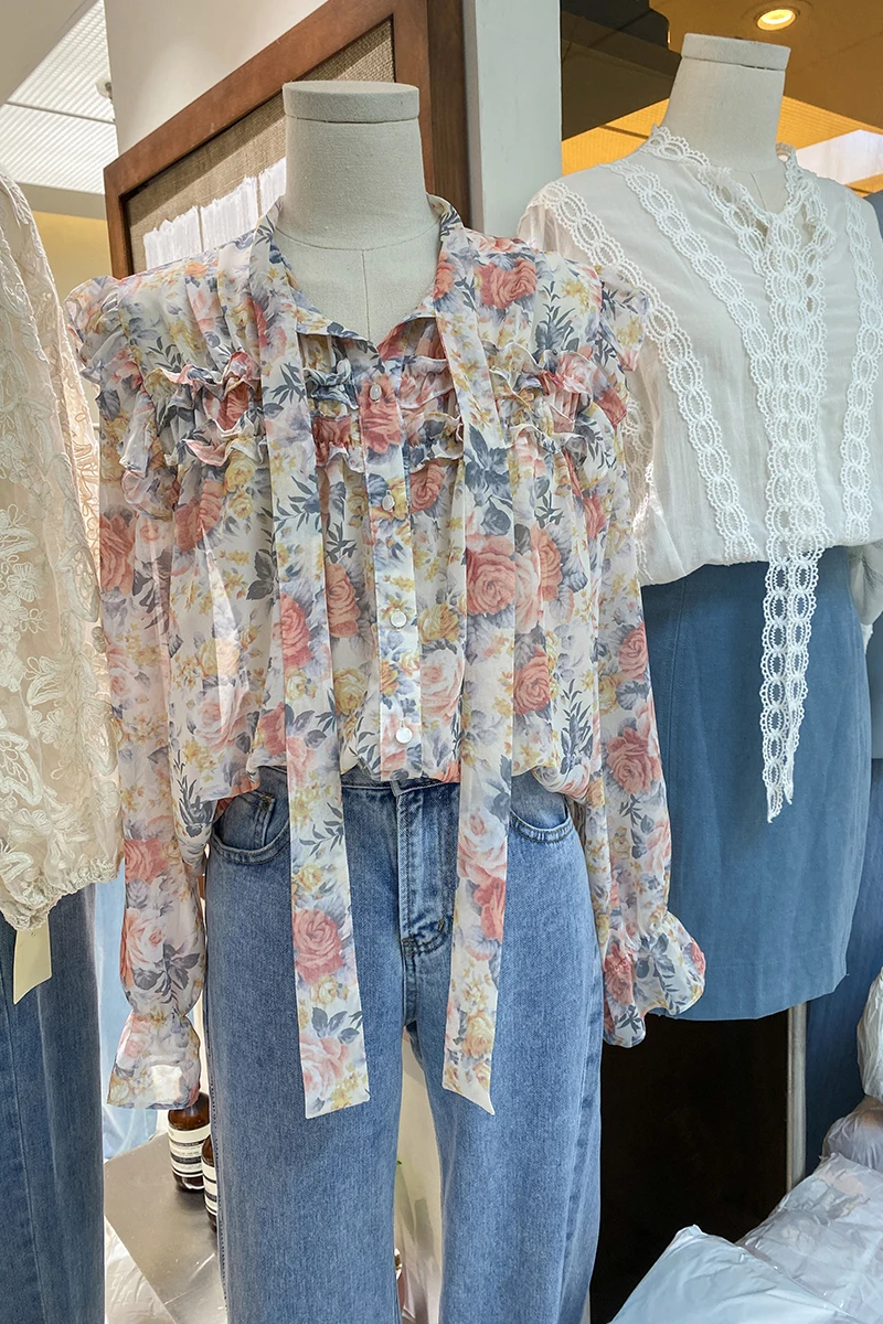 2021 Summer Women's Stringy Selvedge Ruffled Long Flare Sleeve Pink Shirt Floral Print Chiffon Shirt Top for Lady
2021 Summer Women's Stringy Selvedge Ruffled Long Flare Sleeve Pink Shirt Floral Print Chiffon Shirt Top for Lady