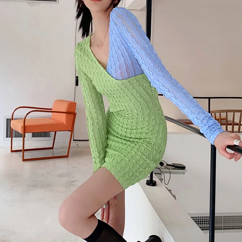 Storyever 2021 Autumn Women Fashion Stitching Contrast Color Sexy V-Neck Slim Hollow Out Temperament Dress
Storyever 2021 Autumn Women Fashion Stitching Contrast Color Sexy V-Neck Slim Hollow Out Temperament Dress