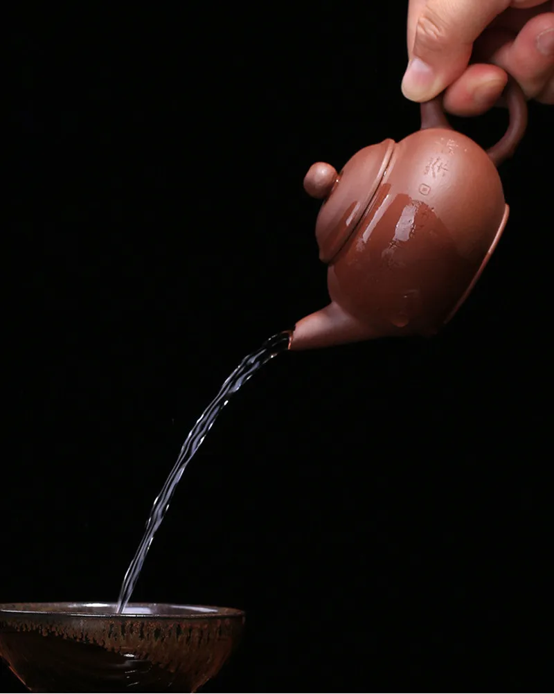 2020 Chinese Yixing Clay Teapot Zisha Infuser Kung Fu Tea Set 110ml New Arrived Famous Handmade Pot High Quality With Gift Box
2020 Chinese Yixing Clay Teapot Zisha Infuser Kung Fu Tea Set 110ml New Arrived Famous Handmade Pot High Quality With Gift Box