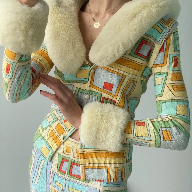 Y2K Chic Fashion Women's Faux Fur Collar Button Down Shirt Coats Fall Winter Geometric Print Long Sleeve Slim Cropped Jacket
Y2K Chic Fashion Women's Faux Fur Collar Button Down Shirt Coats Fall Winter Geometric Print Long Sleeve Slim Cropped Jacket