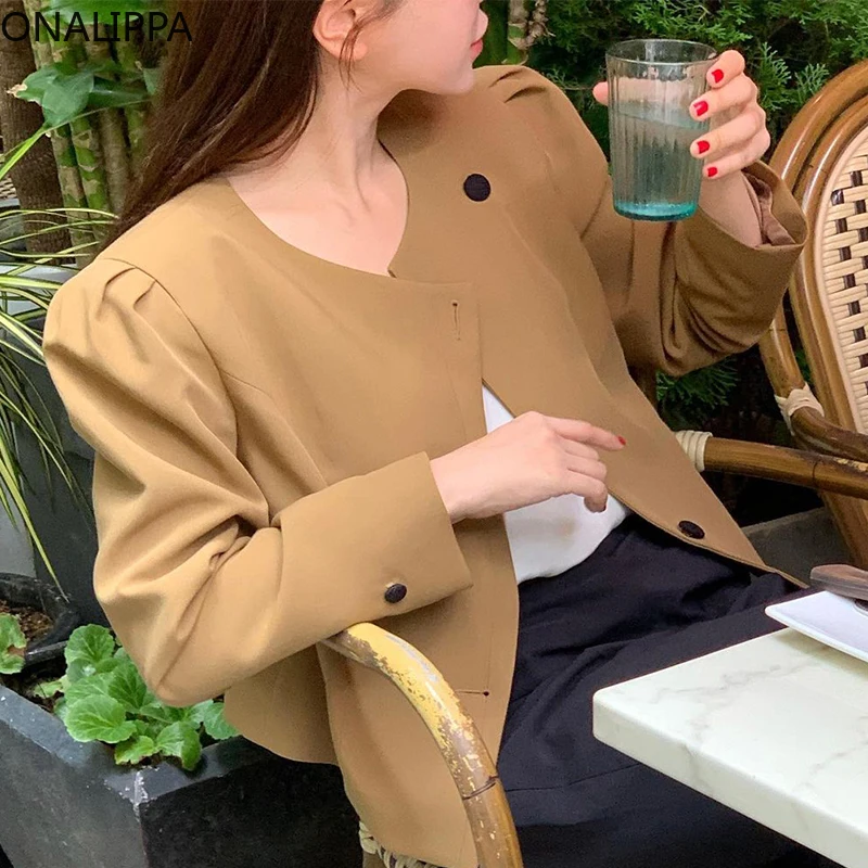 ONALIPPA Female Blazer French Elegant Temperament 2021 Autumn All-match Chic Neckline Two Button Design Loose Casual Short Coat
ONALIPPA Female Blazer French Elegant Temperament 2021 Autumn All-match Chic Neckline Two Button Design Loose Casual Short Coat