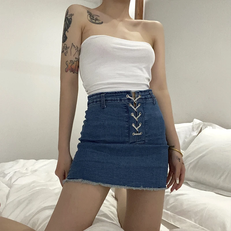 The new summer denim skirt women chain binding with high Fanny belt buttock edge skirt
The new summer denim skirt women chain binding with high Fanny belt buttock edge skirt