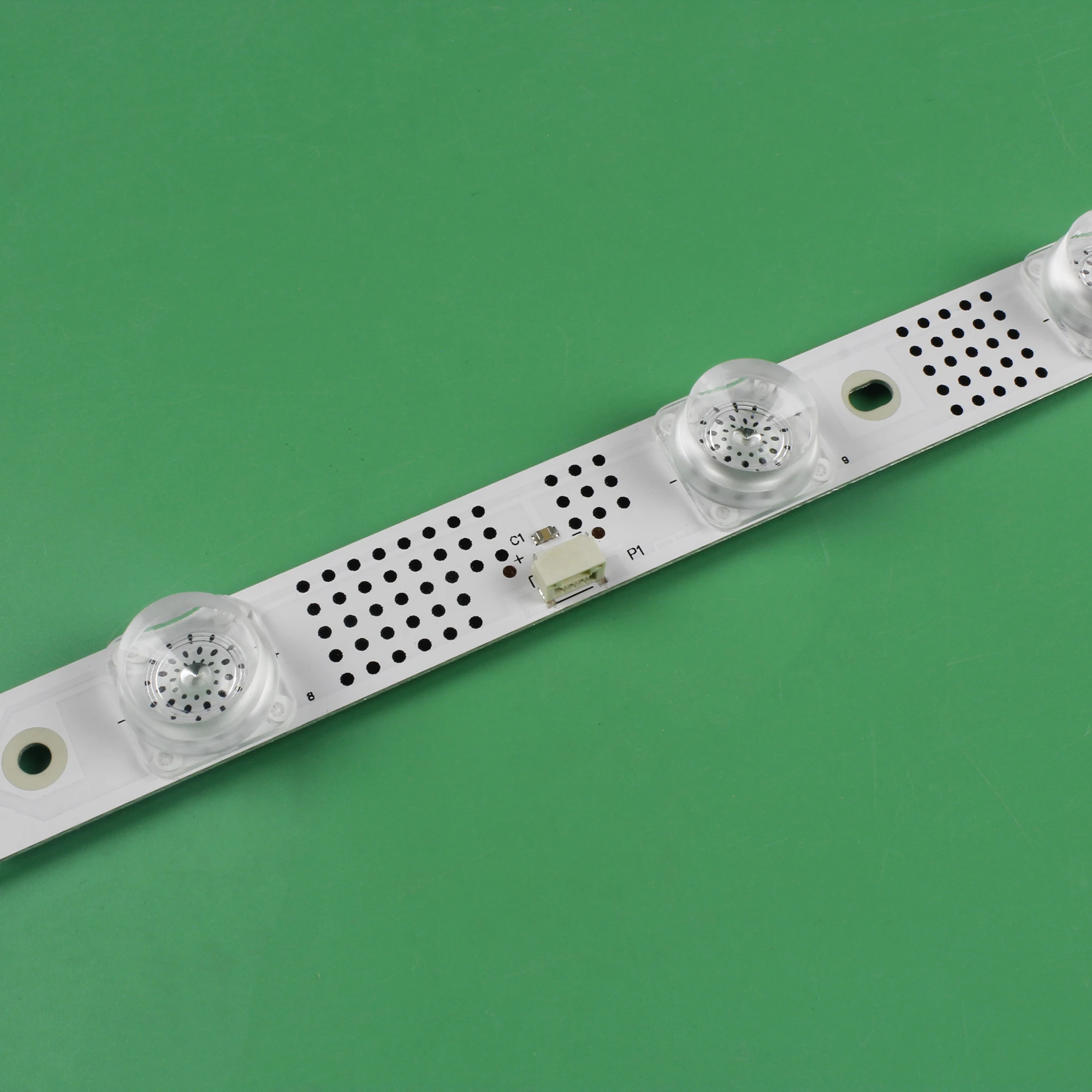 12LED(6V) 588mm LED Backlight strip 12 Lamp For TCL 32"TV LVW320NEAL 32HR330M12A0 V3 4C-LB3212-HR01J 32P6 32P6H 32P6H 32HR330M
12LED(6V) 588mm LED Backlight strip 12 Lamp For TCL 32"TV LVW320NEAL 32HR330M12A0 V3 4C-LB3212-HR01J 32P6 32P6H 32P6H 32HR330M