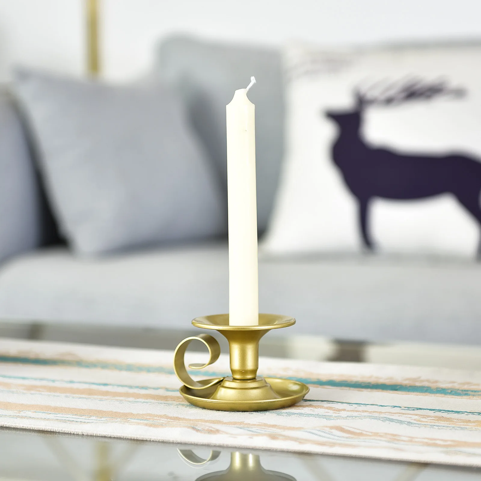 Retro gold candle holder metal aromatherapy candle iron candle holder set home accessories
Retro gold candle holder metal aromatherapy candle iron candle holder set home accessories