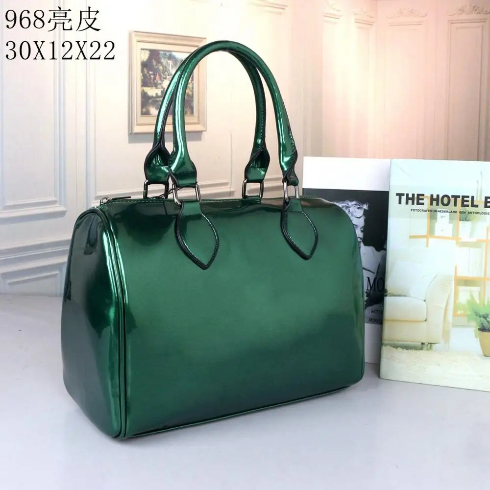 All-match lady bag Explosive new trend with logo One-shoulder diagonal large-capacity handbag handbag Bright leather fashion
All-match lady bag Explosive new trend with logo One-shoulder diagonal large-capacity handbag handbag Bright leather fashion