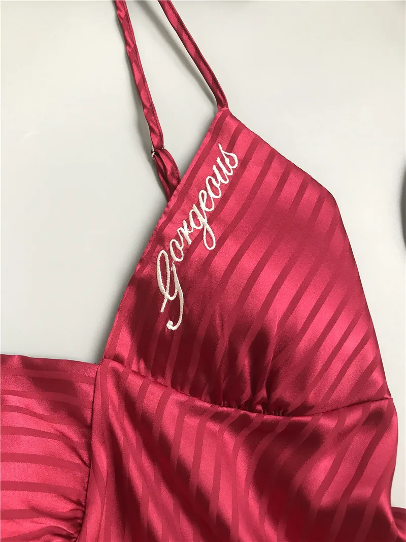 Spaghetti Strap Satin Nightgown Sexy Embroidery Letter Women Mini Nightdress Sleepshirt V-Neck Sleepdress Summer Nightshirts
Spaghetti Strap Satin Nightgown Sexy Embroidery Letter Women Mini Nightdress Sleepshirt V-Neck Sleepdress Summer Nightshirts
