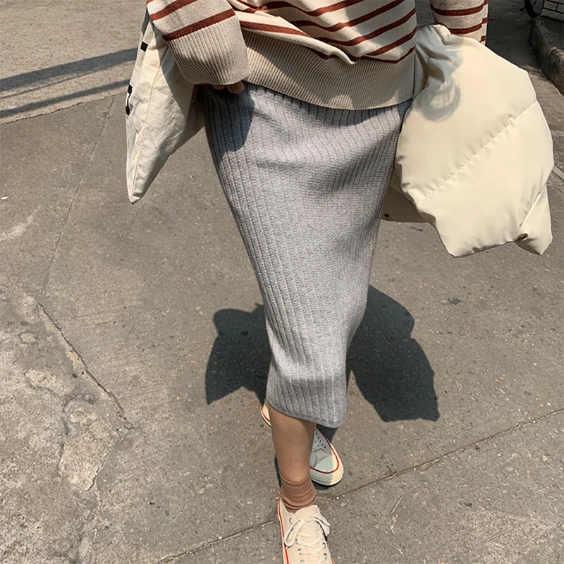 Женская трикотажная Юбка-миди в рубчик
Женская трикотажная Юбка-миди в рубчик