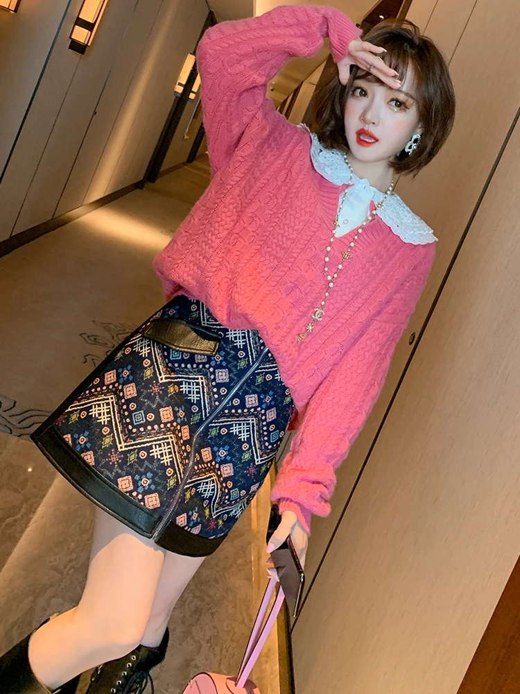 2020 autumn and winter new heavy industry retro jacquard fashion zipper stitching PU leather A-line skirt DQ1205
2020 autumn and winter new heavy industry retro jacquard fashion zipper stitching PU leather A-line skirt DQ1205
