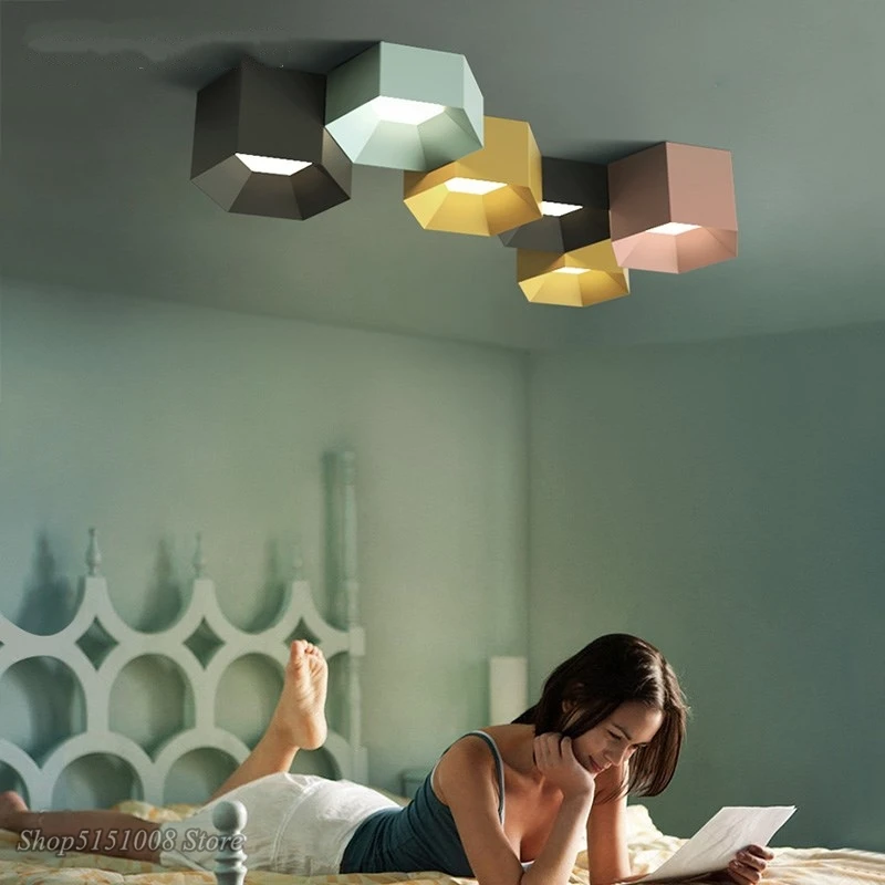 Современные Геометрические комбинированные потолочные светильники макарон, цветные металлические потолочные светильники, акриловый абаж...
Современные Геометрические комбинированные потолочные светильники макарон, цветные металлические потолочные светильники, акриловый абаж...