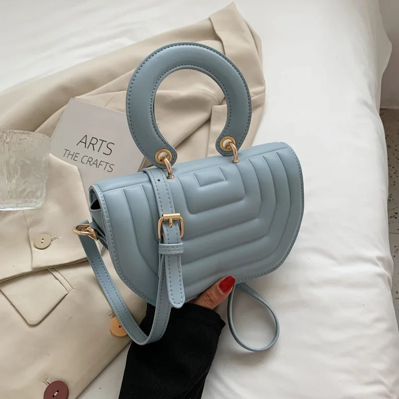 European and American Saddle Bag 2021new Fashion Ladies Luxury Casual Handbag Western Style Single Shoulder Messenger Female Bag
European and American Saddle Bag 2021new Fashion Ladies Luxury Casual Handbag Western Style Single Shoulder Messenger Female Bag