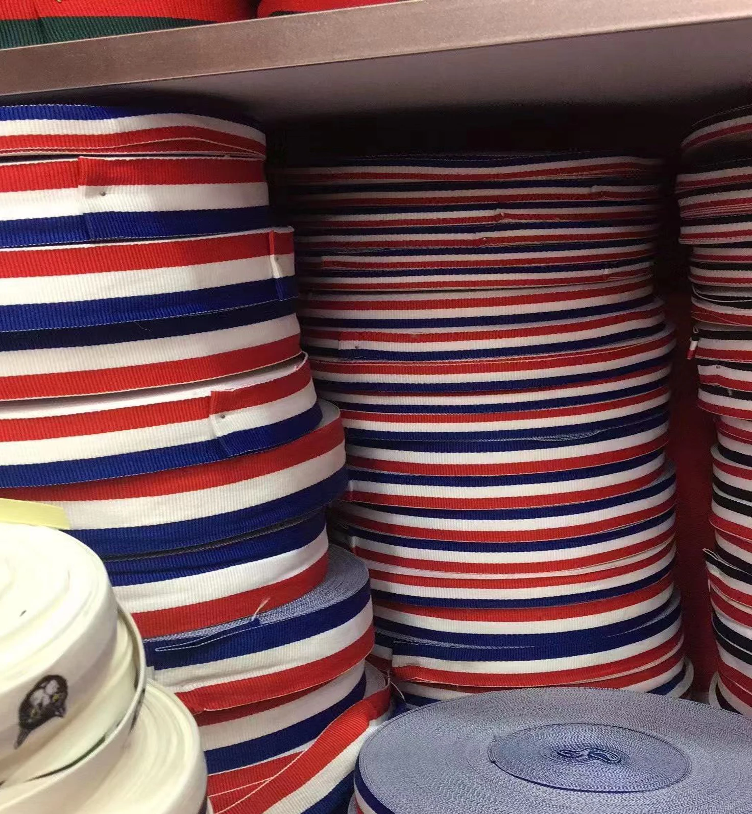 50 yards a roll Customized brand name band high quality clothing accessories ribbon
50 yards a roll Customized brand name band high quality clothing accessories ribbon