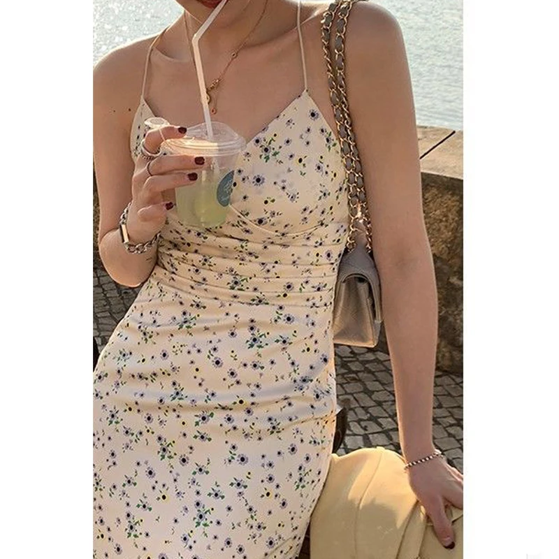 Korean 2021 Summer Sexy Elegant Strap Dress Women V-Neck Floral Midi Dress Evening Party Dress Female Vintage One Piece Dresses
Korean 2021 Summer Sexy Elegant Strap Dress Women V-Neck Floral Midi Dress Evening Party Dress Female Vintage One Piece Dresses