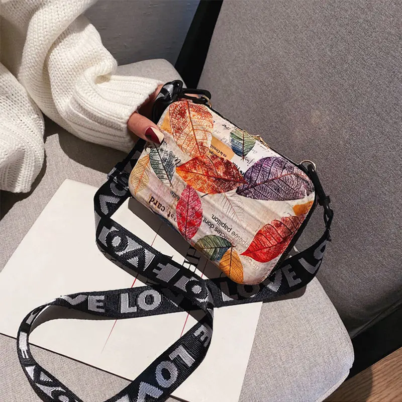 2021 New Personality Shoulder Clutch Mini Square Box Bag Cartoon Color Lovely Crossbody Bags Women Handbag Sac A Main
2021 New Personality Shoulder Clutch Mini Square Box Bag Cartoon Color Lovely Crossbody Bags Women Handbag Sac A Main