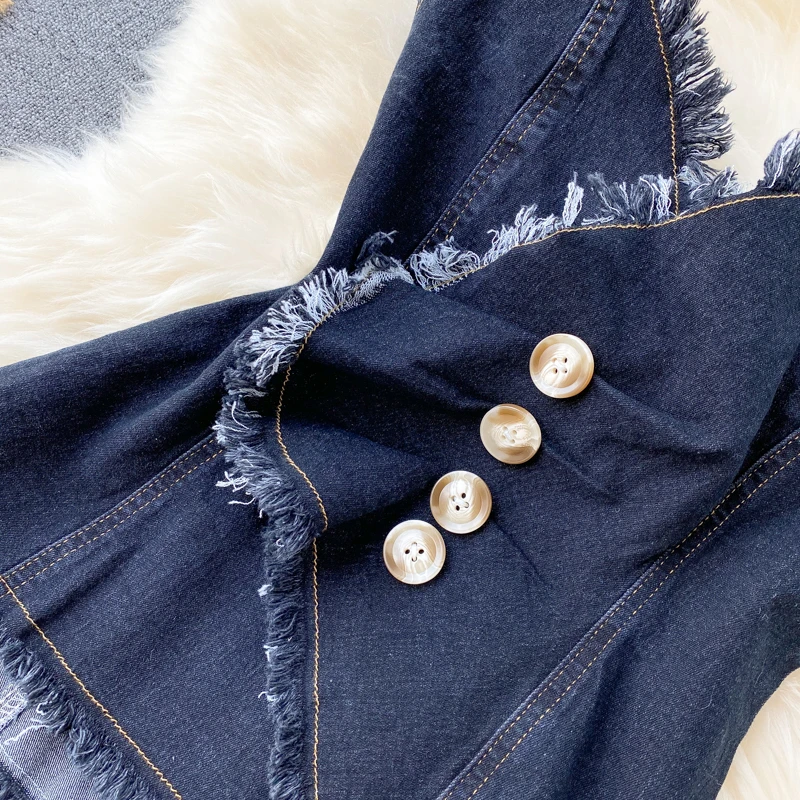2021 New fashion sexy Summer Chic V-neck Denim Tube Top and Ripped Tassels Short Jean One Set TZ116
2021 New fashion sexy Summer Chic V-neck Denim Tube Top and Ripped Tassels Short Jean One Set TZ116