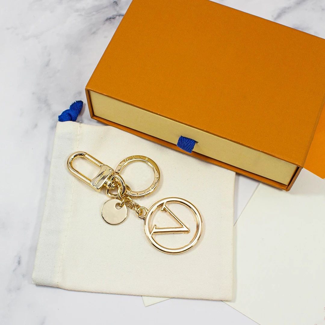Luxury Round Letter Keychain Popular Brand Metal Bag Ornaments Fashion Car Key Accessories Best Gifts For Beloved Girls
Luxury Round Letter Keychain Popular Brand Metal Bag Ornaments Fashion Car Key Accessories Best Gifts For Beloved Girls