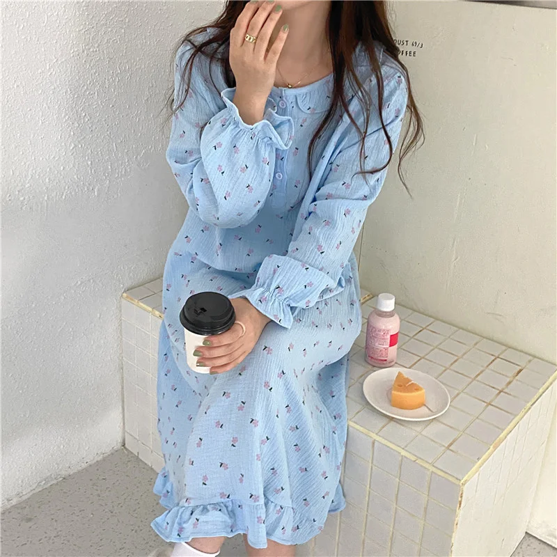 Осенне-зимнее длинное платье для ранней осени Милая домашняя ночная рубашка для женщин с изображением цветущей вишни
Осенне-зимнее длинное платье для ранней осени Милая домашняя ночная рубашка для женщин с изображением цветущей вишни