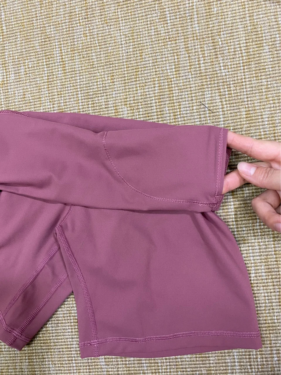 2021 Summer New Solid Color Versatile Seamless Slimming Slim Quick-drying Leisure Sports Short Yoga Pants
2021 Summer New Solid Color Versatile Seamless Slimming Slim Quick-drying Leisure Sports Short Yoga Pants