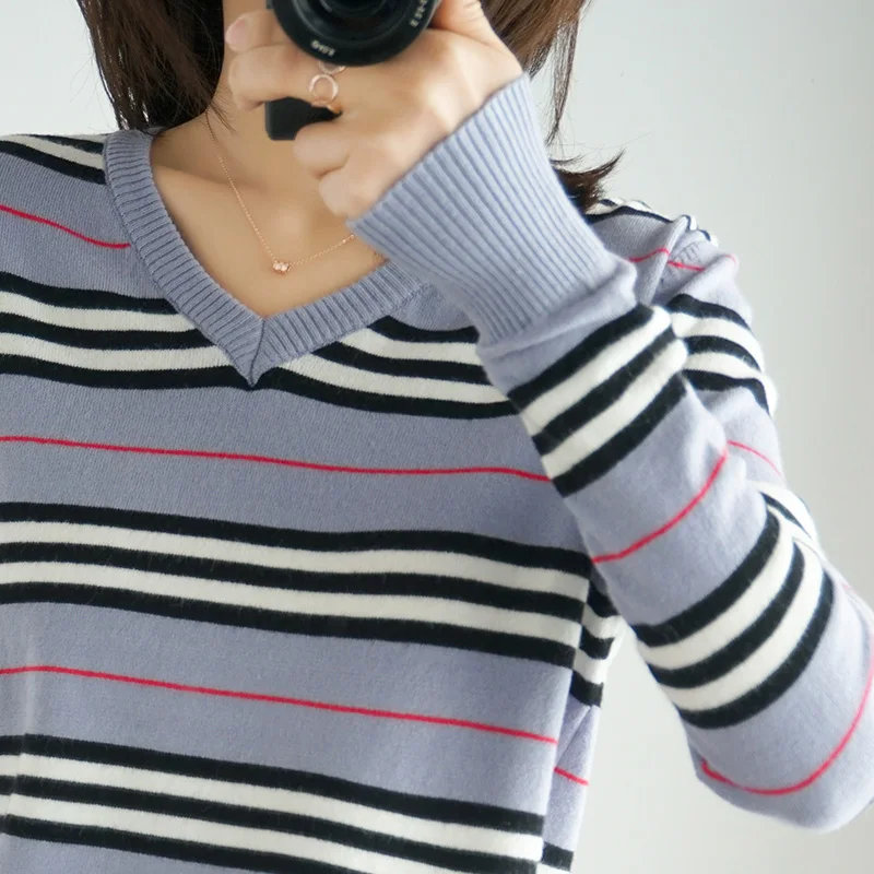 Sweater women's spring new loose bottoming shirt autumn coat with wild stripes V-neck sweater long sleeves2021
Sweater women's spring new loose bottoming shirt autumn coat with wild stripes V-neck sweater long sleeves2021