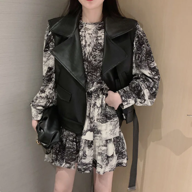 Will accept waist show thin dark dye printing ink dress function wind restoring ancient ways of PU leather vest
Will accept waist show thin dark dye printing ink dress function wind restoring ancient ways of PU leather vest