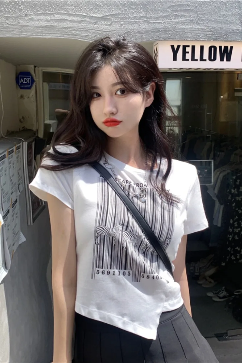 Summer Slim Irregular White Short Sleeved T Shirt Women's High Waist Short Crop Top Female Korean Style Casual Loose T Shirt
Summer Slim Irregular White Short Sleeved T Shirt Women's High Waist Short Crop Top Female Korean Style Casual Loose T Shirt