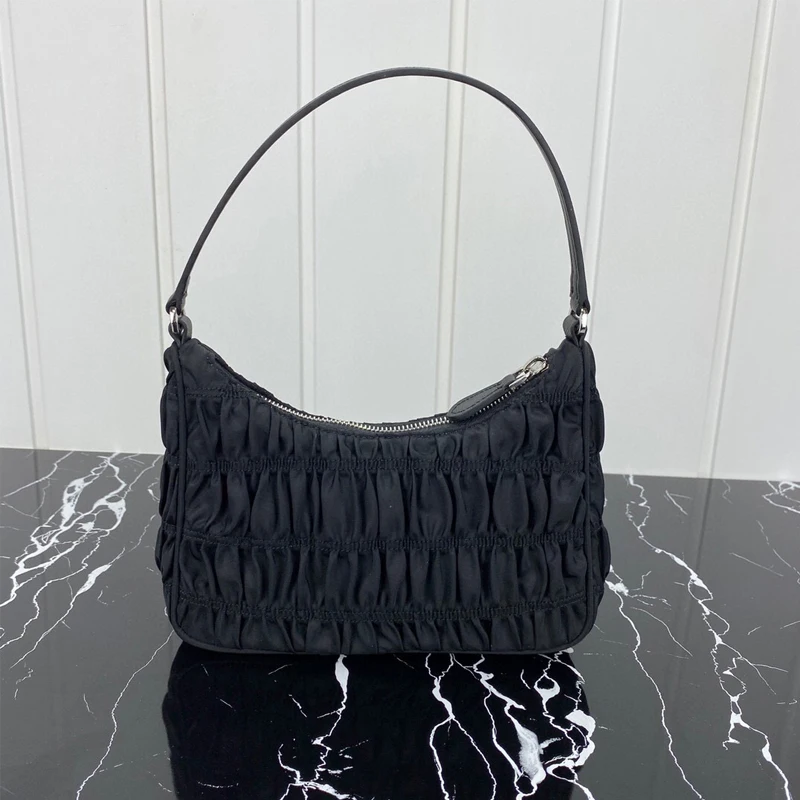 2021 New Women Black Underarm Bag Casual Fashion All-Match Soft Women Hand bag Vintage Simplicity Portable Female Hand Bag
2021 New Women Black Underarm Bag Casual Fashion All-Match Soft Women Hand bag Vintage Simplicity Portable Female Hand Bag