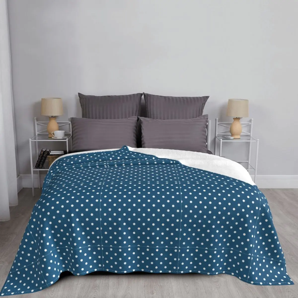 Comfortable Warm Anti-Wrinkle Hypoallergenic Anti-Pilling Soft Flannel Blanket For Bed Sofa Camping Cold Cinema Or Travel
Comfortable Warm Anti-Wrinkle Hypoallergenic Anti-Pilling Soft Flannel Blanket For Bed Sofa Camping Cold Cinema Or Travel