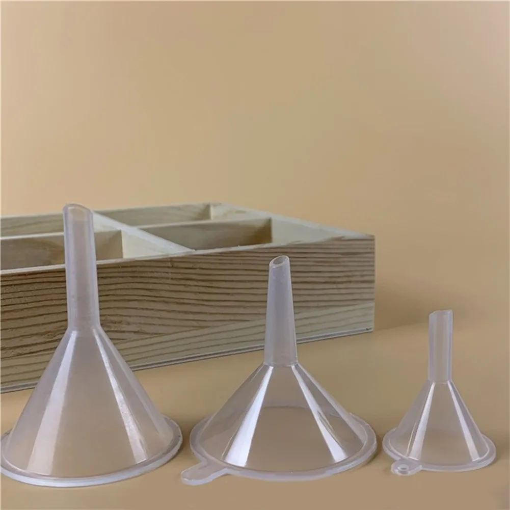 10 Pieces/batch Mini Plastic Bottle Funnel Anti-fouling Mini Liquid Oil Perfume Diffusion Bottle Funnel Used For Canned Kitchen
10 Pieces/batch Mini Plastic Bottle Funnel Anti-fouling Mini Liquid Oil Perfume Diffusion Bottle Funnel Used For Canned Kitchen
