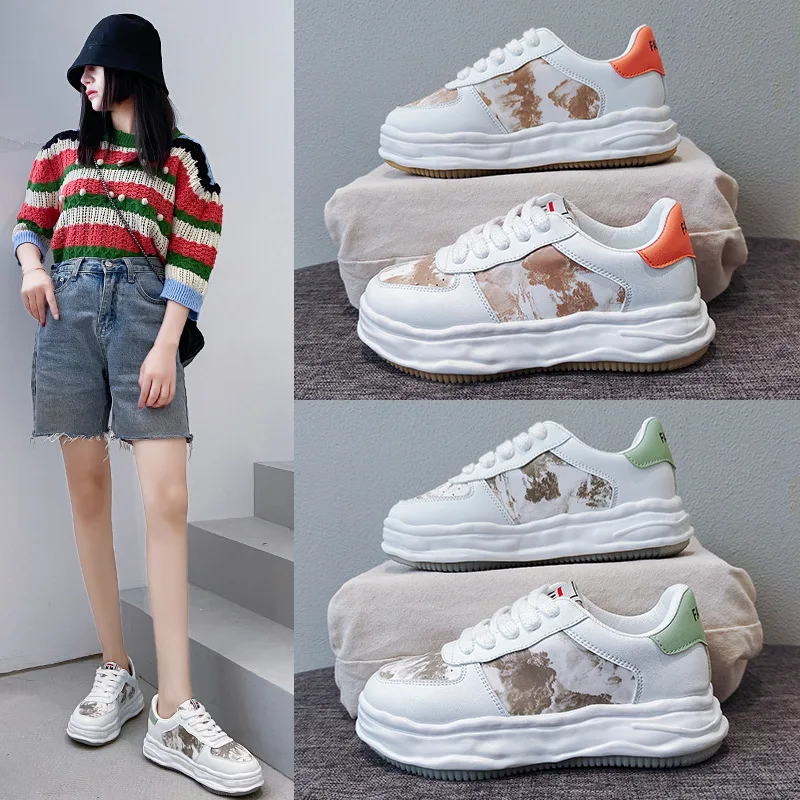 Thick soled small white shoes women's fashion 2021 autumn new Korean ins student sports running street clapboard shoes
Thick soled small white shoes women's fashion 2021 autumn new Korean ins student sports running street clapboard shoes