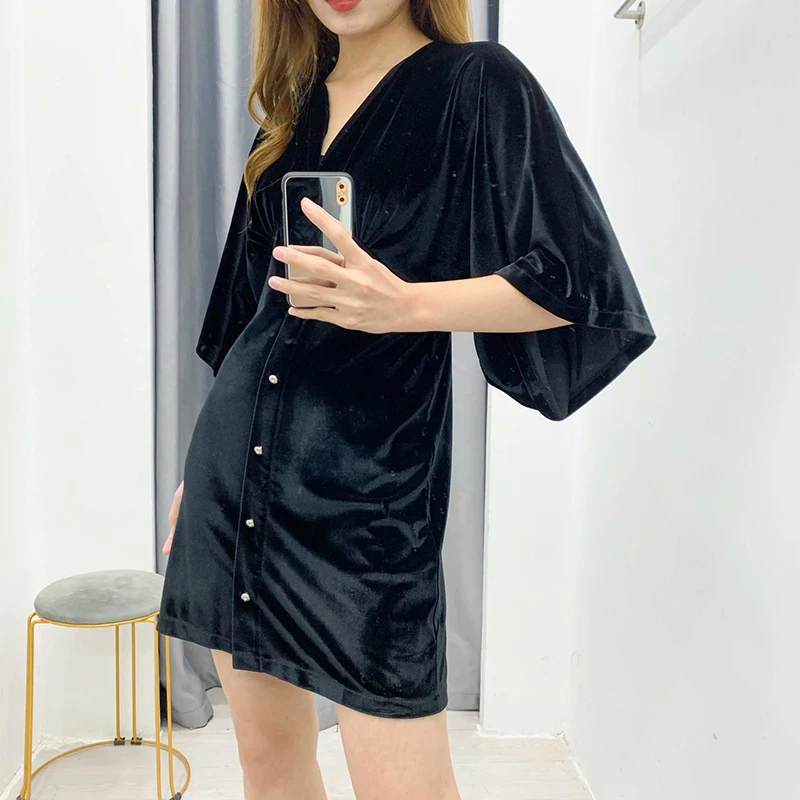 ZA 2020 new Fashion Elegant Velvet v neck Buttons decoration Dresses Ladies Batwing SleeveSlim Vestidos Spring mini Dress
ZA 2020 new Fashion Elegant Velvet v neck Buttons decoration Dresses Ladies Batwing SleeveSlim Vestidos Spring mini Dress