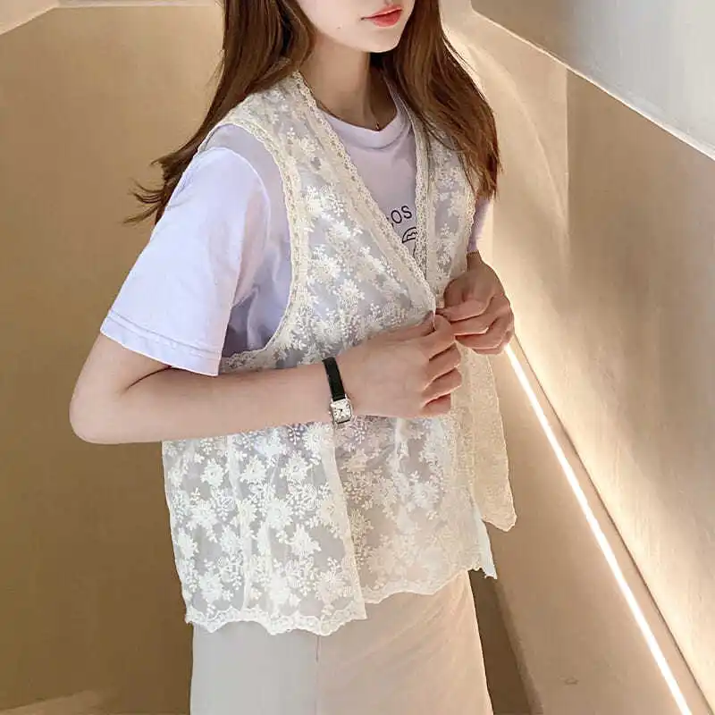 Korean version net red lace mesh waistcoat women's loose vest 2020 spring and summer new sleeveless V-neck top
Korean version net red lace mesh waistcoat women's loose vest 2020 spring and summer new sleeveless V-neck top