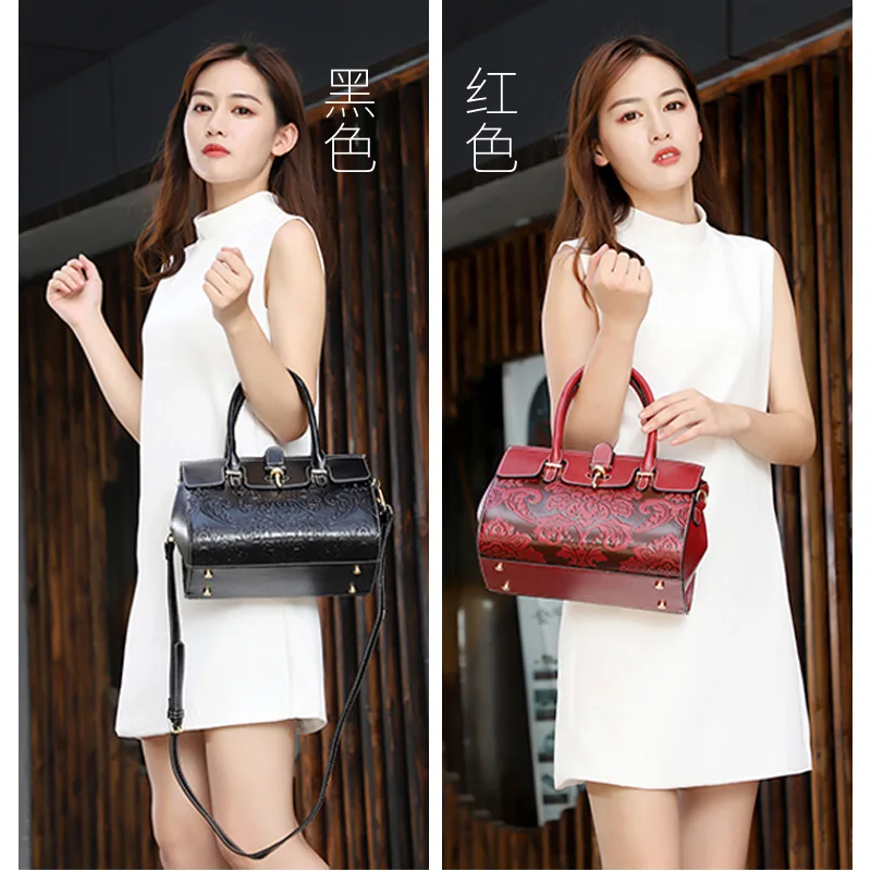 Women's Shoulder Strap Handbag Large Ladies Hand Bags Spring Noble Flower Chinese Style Luxury Wristlets Lady Red /Black Belt
Women's Shoulder Strap Handbag Large Ladies Hand Bags Spring Noble Flower Chinese Style Luxury Wristlets Lady Red /Black Belt