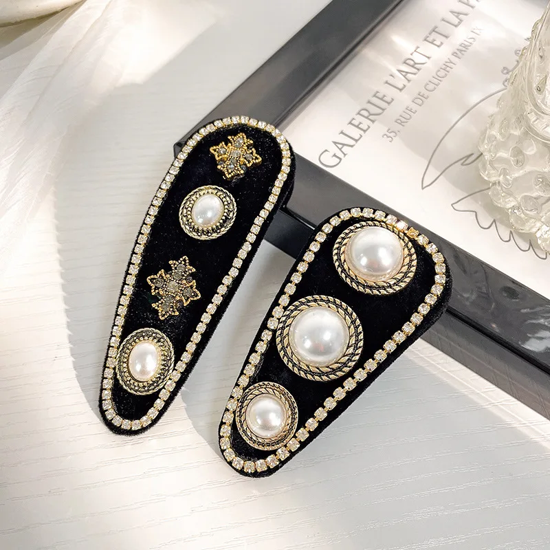 Fashion Pearl Rhinestone Velvet Hairpin Retro Elegant Temperament BB Clip Autumn and Winter Net Red Hairpin Hair Accessories
Fashion Pearl Rhinestone Velvet Hairpin Retro Elegant Temperament BB Clip Autumn and Winter Net Red Hairpin Hair Accessories
