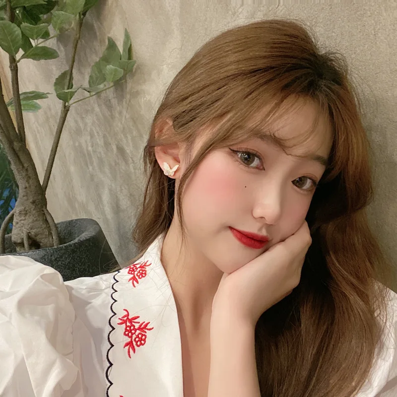 Sweet romantic temperament of the butterfly earrings small drops of glaze ms small ear clip
Sweet romantic temperament of the butterfly earrings small drops of glaze ms small ear clip