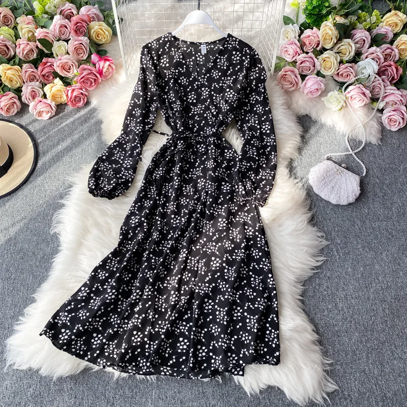 Ladies 2021 New Spring Summer Casual Dress V Neck Bandage Long Length Dress Solid Fairy Lantern Sleeve High Waist Women's Dress 
Ladies 2021 New Spring Summer Casual Dress V Neck Bandage Long Length Dress Solid Fairy Lantern Sleeve High Waist Women's Dress
