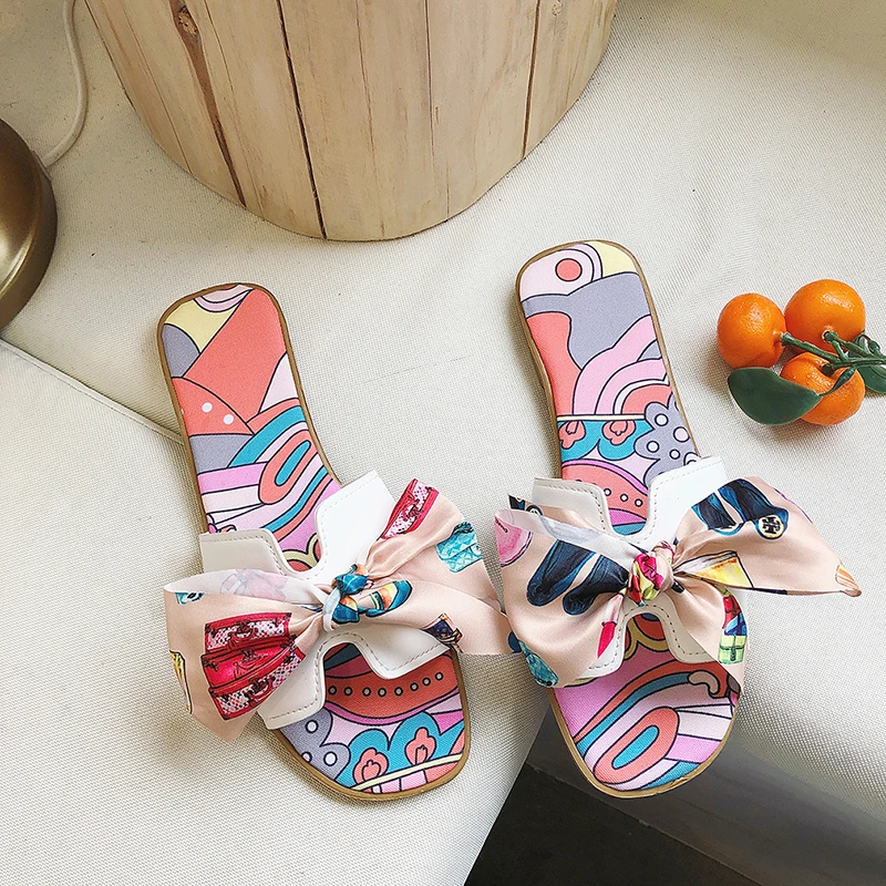 2021 New Summer Fashion Sandals Shoes Women Bow Summer Sandals Slipper Indoor Outdoor Flip-flops Beach Shoes Female Slippers
2021 New Summer Fashion Sandals Shoes Women Bow Summer Sandals Slipper Indoor Outdoor Flip-flops Beach Shoes Female Slippers