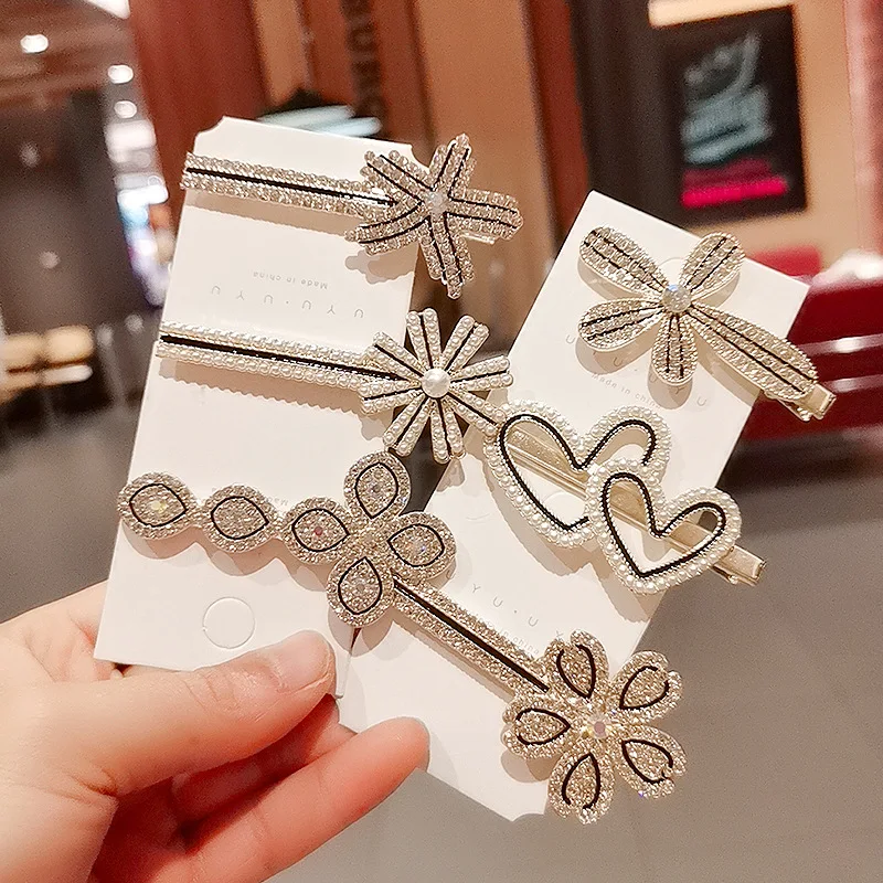 New Fashion geometry Rhinestone flower pearl bow duckbill clip Hair Clip for Women Girl Barrettes Hair Accessories Headwear
New Fashion geometry Rhinestone flower pearl bow duckbill clip Hair Clip for Women Girl Barrettes Hair Accessories Headwear