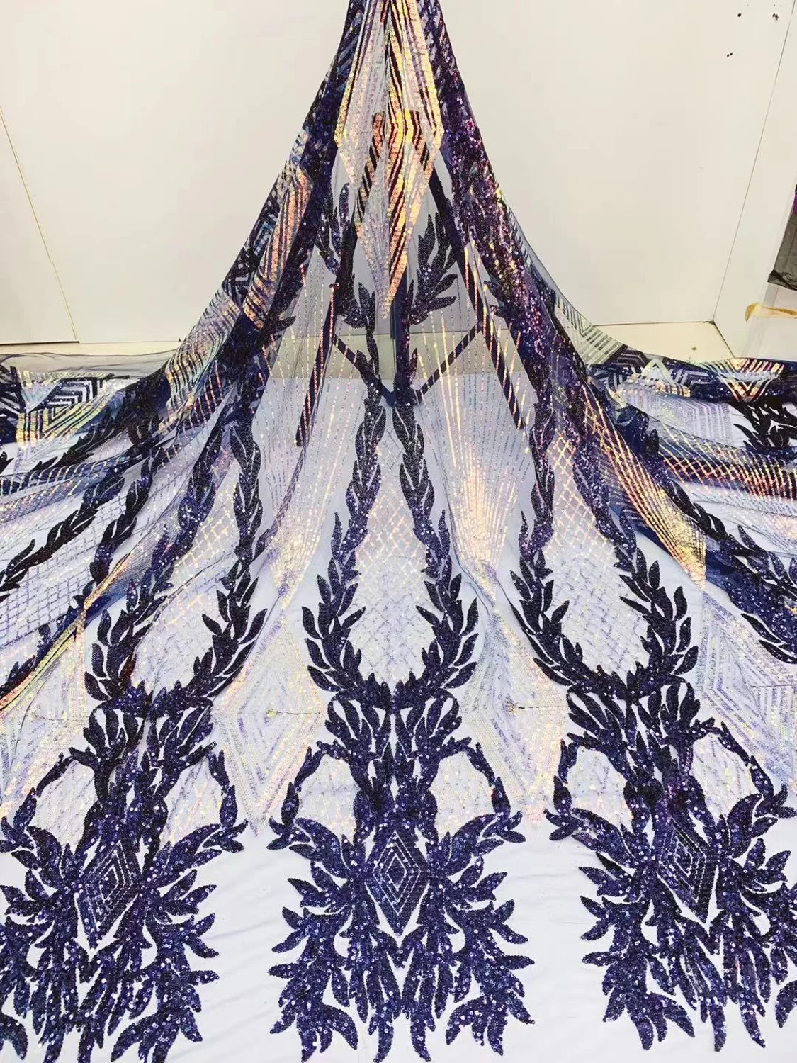 2020 High Quality African Sequins Lace Fabric French Tulle Lace Embroidery Nigerian Mesh Laces Fabric For Wedding Party
2020 High Quality African Sequins Lace Fabric French Tulle Lace Embroidery Nigerian Mesh Laces Fabric For Wedding Party
