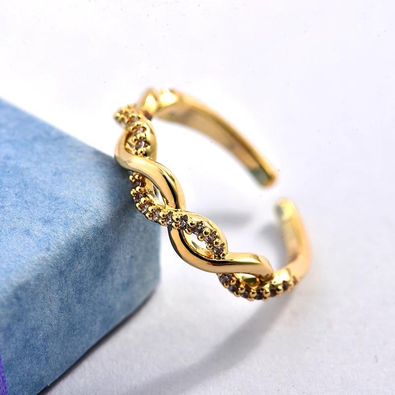 New Trendy Twisted Opening Rings for Women Adjustable Opening Design Accessories Jewelry Shiny AAA Zircon Weddings Party Gift 
New Trendy Twisted Opening Rings for Women Adjustable Opening Design Accessories Jewelry Shiny AAA Zircon Weddings Party Gift