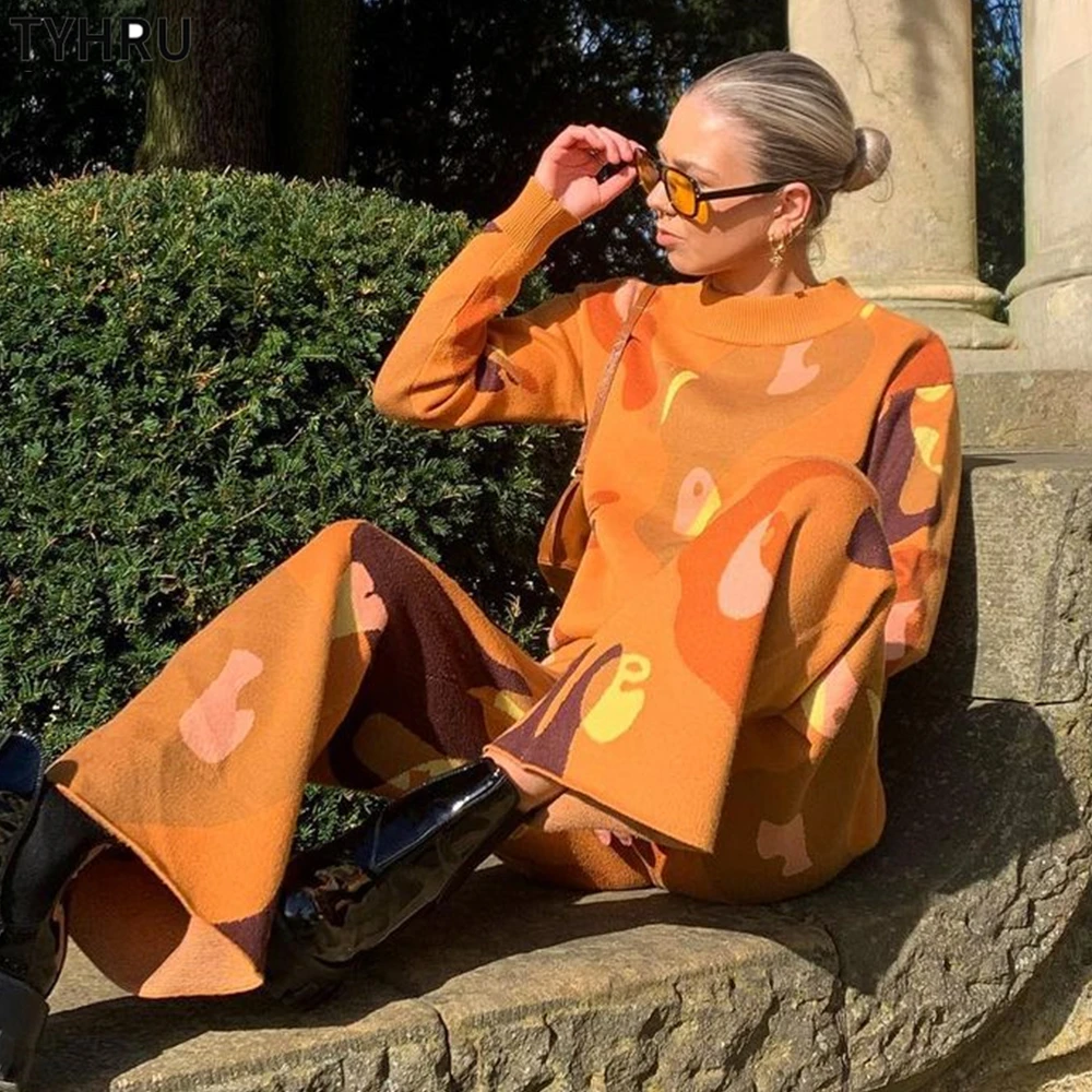 TYHRU Fashion Retro Women Knitted printing Suits Doodle pattern Long Sleeve O-neck Sweater + Elastic waist wide-leg pants Sets
TYHRU Fashion Retro Women Knitted printing Suits Doodle pattern Long Sleeve O-neck Sweater + Elastic waist wide-leg pants Sets