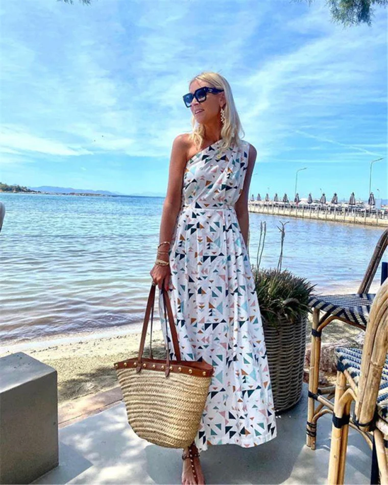 Floral Print Summer Boho Dress Women's Vintage Beach Vacation Long DressWomen Print Beach Slant Shoulder Bohemian Long
Floral Print Summer Boho Dress Women's Vintage Beach Vacation Long DressWomen Print Beach Slant Shoulder Bohemian Long
