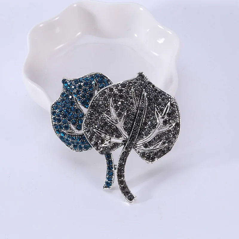 Beadsland Alloy Inlaid Rhinestone Brooch Leaf Design Fashionable High-end Clothing Accessories Pin Woman Gift MM-797
Beadsland Alloy Inlaid Rhinestone Brooch Leaf Design Fashionable High-end Clothing Accessories Pin Woman Gift MM-797