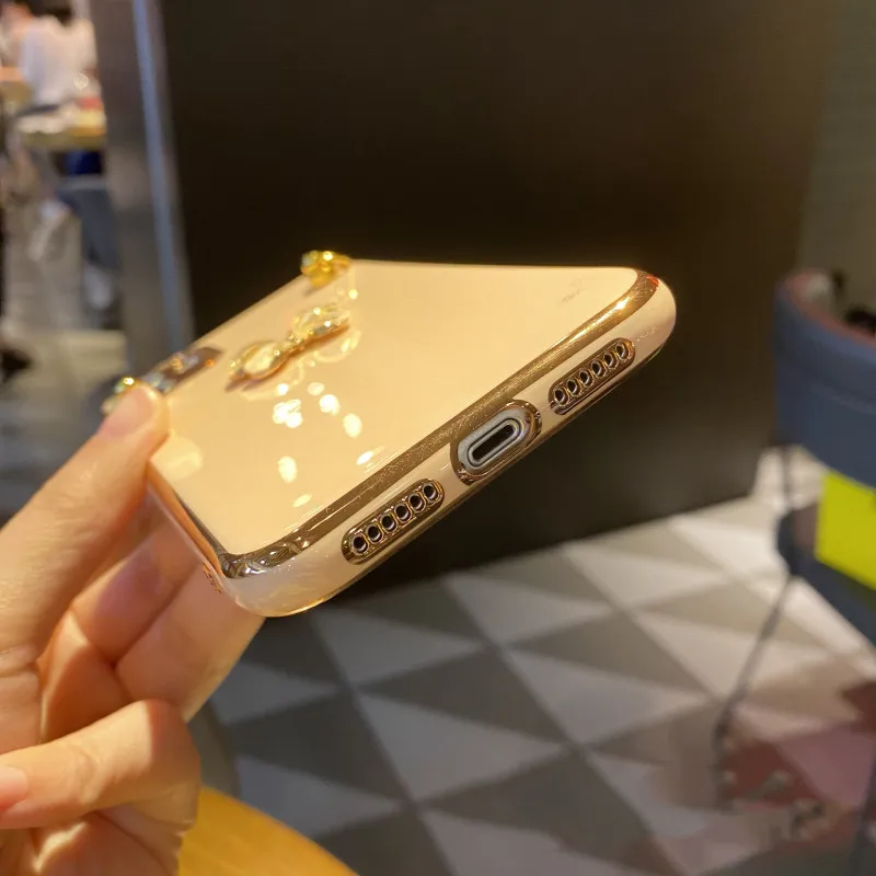 Luxury electroplated butterfly metal crossbody chain soft case for iphone 12 MiNi 12 Pro 11 Pro X XR XS Max 6S 7 8 plus SE 2020 
Luxury electroplated butterfly metal crossbody chain soft case for iphone 12 MiNi 12 Pro 11 Pro X XR XS Max 6S 7 8 plus SE 2020